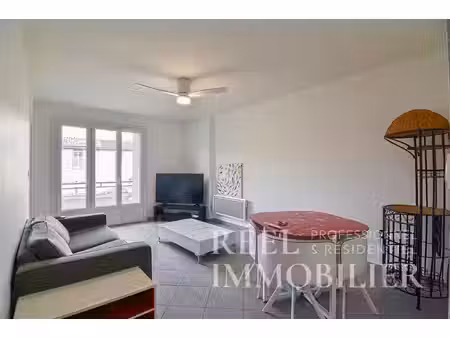 appartement t2 rénové avec balcon et parking - vue sur la cathédrale d'auch