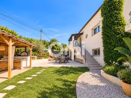 appartement duplex en haut de villa - sans vis-a-vis / calme - tres bon etat - jardin - pi