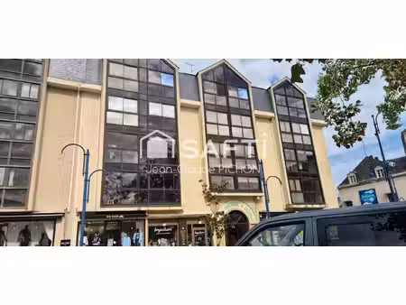rare à la vente ensemble de deux appartements en plein centre-ville de mayenne