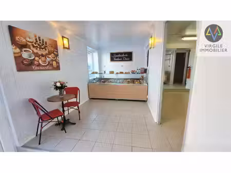 jounge local commercial à deux pas de la frontière