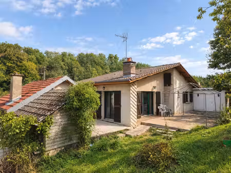 en exclusivité – à vendre à fraisans  maison individuelle spacieuse