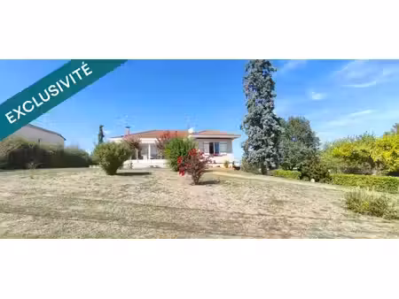 jolie maison avec parc arboré