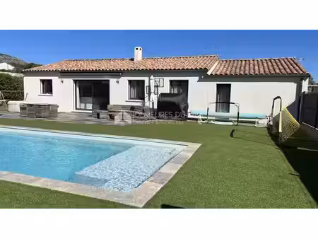 maison récente t5 sur 800m2 de terrain