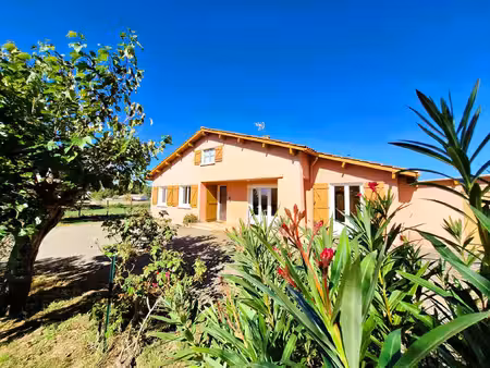 à vendre maison 3 chambres avec garage de 50 m² et terrain de 2 500 m² à vergoignan