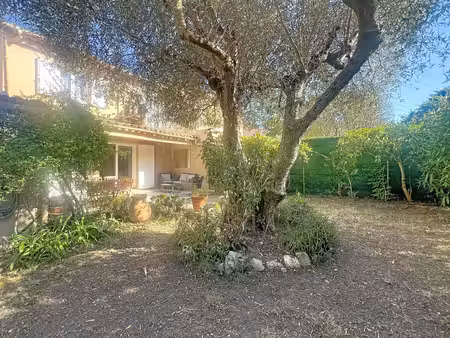mougins proche clinique : villa 2 chambres + garage