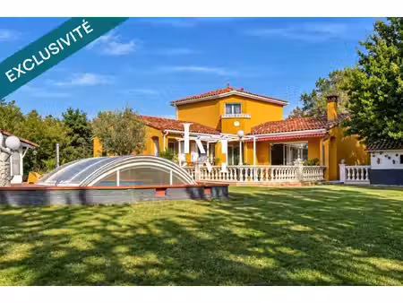 maison 117 m² + annexe 25m²  garage  terrain 2 920 m²  piscine couverte  jacuzzi