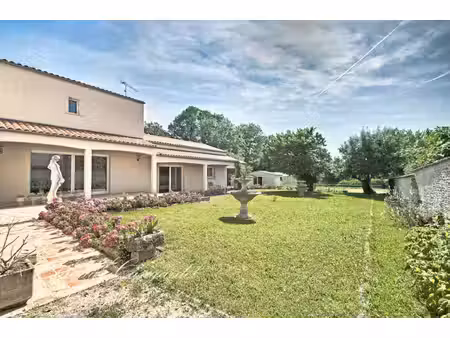 maison à vendre de 217 m² au calme  sur plus de 2 100 m² de parcelle  à 7 min de châtelail