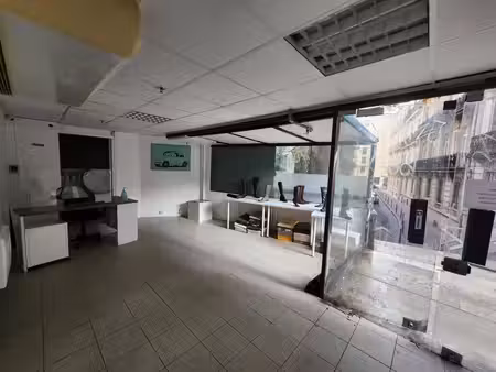 location commerce montpellier 34000 65m²