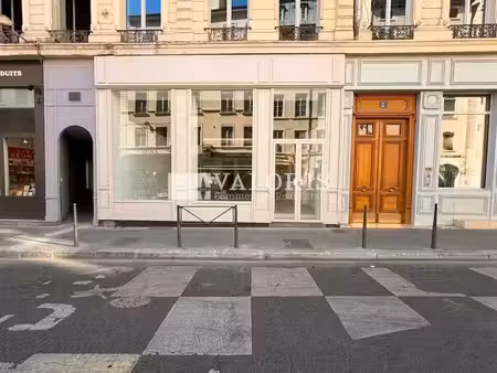 location commerce 243 m² à lyon 2 (69002)