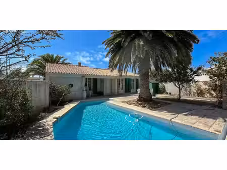 maison avec piscine le bois-plage-en-re (17)