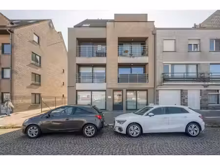 knus appartement met 2 slaapkamers en terras