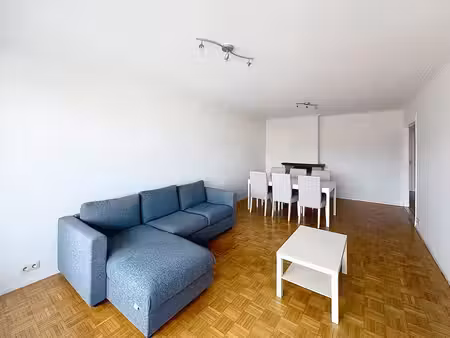 appartement standing 2ch remis à neuf +terrasse-pkg- merode