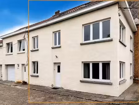 maison 4 chambres avec garage  face à la gare de limal