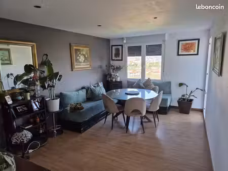 appartement t4 de 69 m² avec vue dégagée sur la baie  la plage d’hendaye et hondarribiee