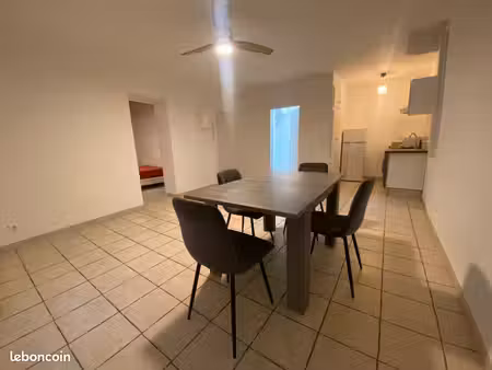 t2 meublé 45 m² – centre historique de manosque – 690 cc