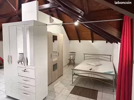 studio aménagé calme et ventilé