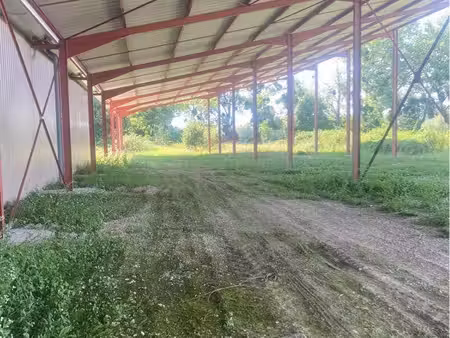 location hangar