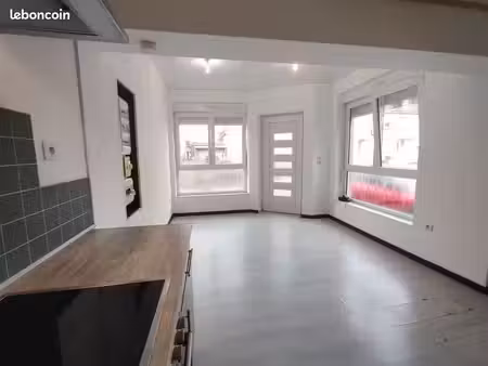 ? à louer – studio 40 m² avec garage et parking