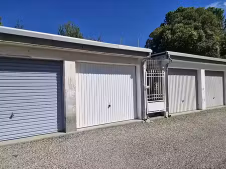 location parking 14 m² à manosque (04100)  95 €