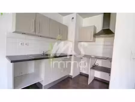 app. f2 avec cave - 38 m² - gap