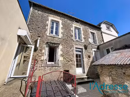 vente maison 8 pièces  183.00m²  montjean
