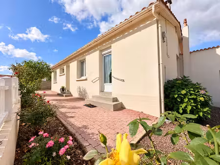 vente maison 5 pièces  93.00m²  l'aiguillon