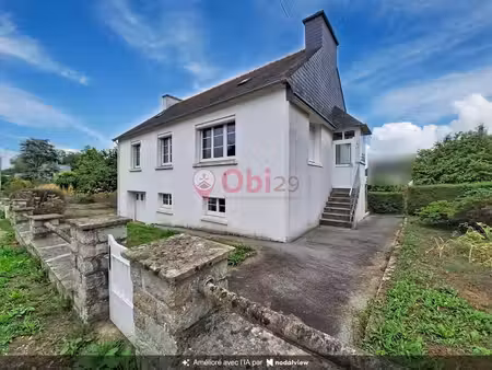 une maison à rénover  un beau terrain et du potentiel!