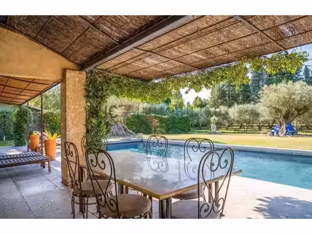 mas avec piscine  oliveraie et espace indépendant -