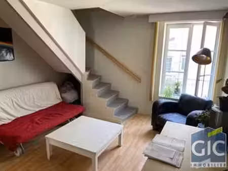 location appartement 2 pièces à caen (14000) : à louer 2 pièces / 27m² caen