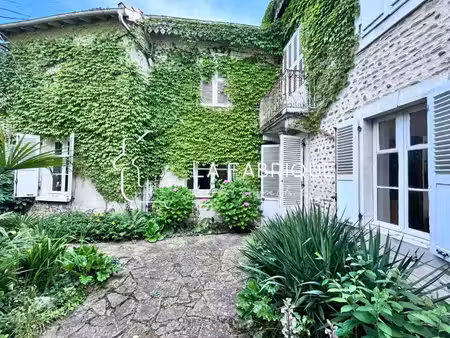 vente maison 8 pièces 255m2 jurançon 64110 - 473000 € - surface privée