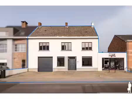 handelswoning in centrum weelde op 1.090 m² grond