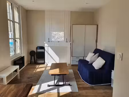 a louer agréable appartement meublé poitiers hyper centre rue de la cathedrale