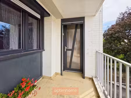t4 de 83 m² – 3 chambres – balcon – cave – garage – résidence