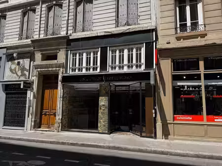 vente commerce 121m²