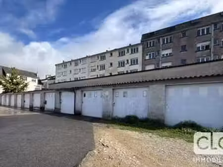 location garage box et parking à quimper (29000) : à louer / quimper
