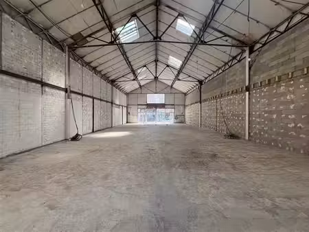 location local d'activités aubervilliers 300 m²