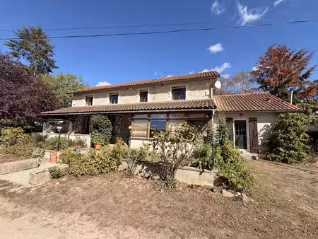 belle propriété de caractère de 5 chambres dans un environnement paisible