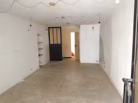 vente local commercial 23m2 hyères 83400 - 86400 € - surface privée