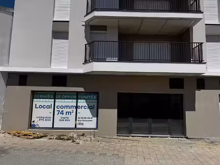 vente local commercial  74.04m²  challans