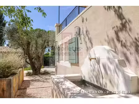 propriété de charme au coeur des alpilles - 5 suites - piscine - jardin paysage de plus de