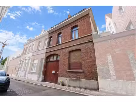 maison à vendre avec 3 chambres   tournai (vbe68745)