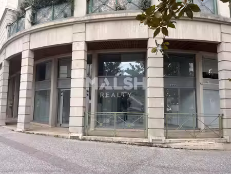 location local commercial 265m²