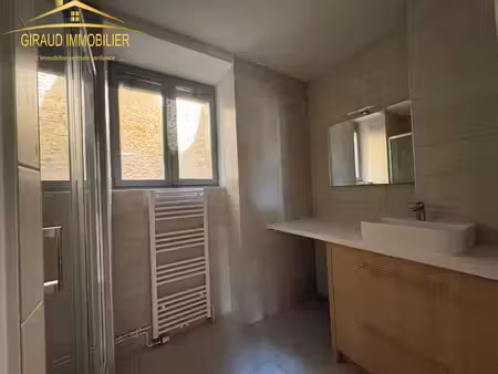location appartement 3 pièces 69m² charlieu 42190
