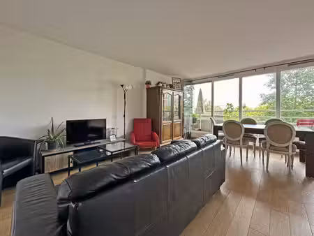 appartement de 4 pièces sur 90 03 m² carrez avec deux loggias exposées à l’ouest  une cave