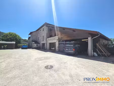 location local commercial 200m² st etienne de crossey 38960
