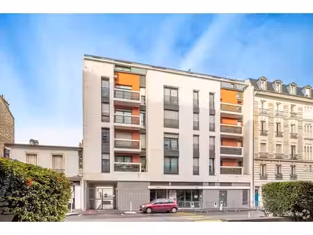 location commerce 295m²