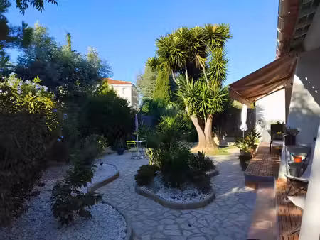 vente maison 5 pièces 118 m² hyères (83400)