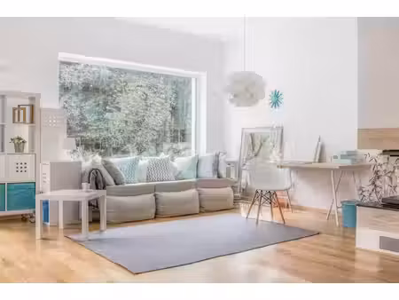 *rare 4 pièces avec belle terrasse idéalement situé en centre-ville proche gare*
