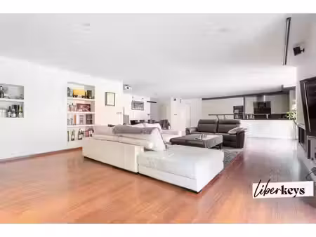 appartement 165m² - 3 chambres - 1 parking - 1 grande terrasse