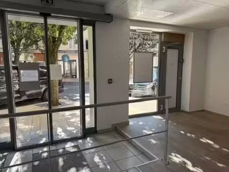 location commerce villefranche sur saone 69400 147m²
